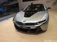 Mobil dengan Harga Super Mahal yang Laris Manis di GIIAS
