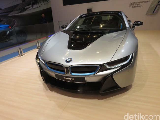 Mobil dengan Harga Super Mahal yang Laris Manis di GIIAS