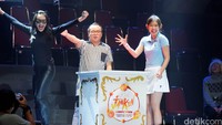 Member yang masuk 16 besar berhak membawakan single terbaru JKT48, Love Trip.