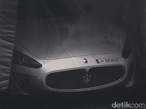 Balon Pelindung Mobil dari Debu dan Jamur