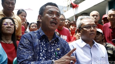 Ketua DPRD DKI Datangi Warga Glodok