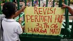 Sopir Angkutan Online Demo di DPR