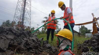Begini Proses Instalasi Kabel Internet Super Cepat di Kalimantan