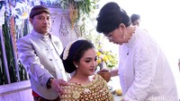 Tampak pula penyanyi senior Titiek Puspa ikut hadir. Pool/Palevi S/detikFoto.
