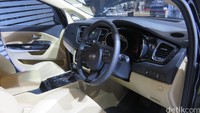 Interior KIA Grand Sedona.