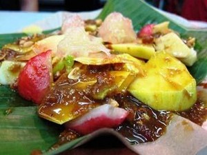 Buah Segar yang Diiris, Diserut atau Ditumbuk Sama Enaknya