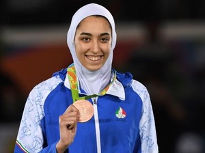 Bermain Voli Pantai Pakai Hijab Doaa Cetak Sejarah di Bermain Voli Pantai Pakai Hijab Doaa Cetak Sejarah di