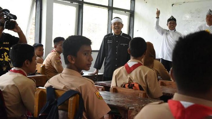 Incar Perokok, Pelajar SMA di Purwakarta Jalani Pemeriksaan Gigi dan Mulut