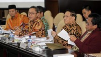 Zulkifli menanyakan kepada Ketua Fraksi di MPR mengenai kesepakatan GBHN dihidupkan kembali.