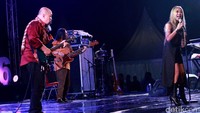 Tampil setelahnya, salah satu nama besar di kancah jazz indonesia yakni Krakatau Reunion. Pool/Gus Mun/detikFoto.