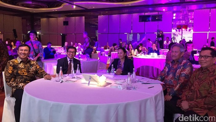 Di Depan WNI di Hong Kong, Ketua OJK: Investasi di RI Bakal Untung Besar