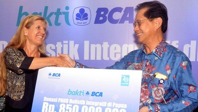 BCA Serahkan Donasi ke UNICEF