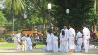 Foto: Anak-anak berlatih karate. Taman Kencana sering menjadi tujuan berolahraga atau menjadi titik finish setelah joging di jalanan sekitarnya (Fitraya/detikTravel)