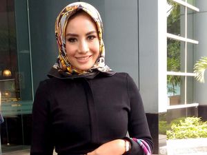 Shinta Bachir Kembali Berhijab, Semua Baju Seksi Dibuang