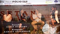 Setan Jawa mengangkat budaya Jawa tentang tradisi pesugihan yang hingga saat ini masih ada. Garin mengambil praktik pesugihan Kandang Bubrah yang ia masukkan dalam plot cerita filmnya kali ini.