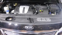 KIA Grand Sedona dibekali mesin V6 MPI 3.3 liter bertenaga 270 PS dengan torsi 32,4 kgm. Berkat mesin ini, KIA Grand Sedona diklaim memiliki performa terbesar di kelasnya, namun dengan tetap hemat bahan bakar.