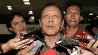 Sutiyoso mengatakan belum mengetahui adanya pergantian Kepala Badan Intelejen Negara (BIN). 