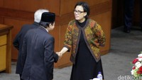 Rapat tersebut dihadiri oleh Menteri Keuangan Sri Mulyani.