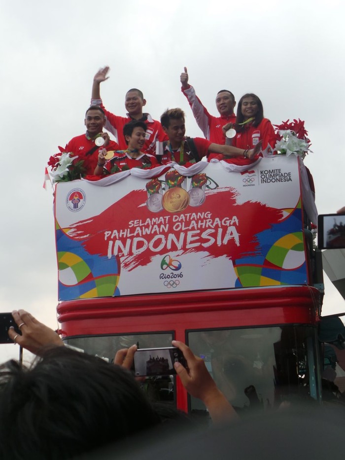 Tiba di Indonesia, Peraih Medali Olimpiade Diarak Menuju Kemenpora