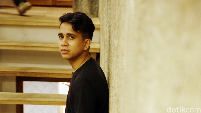 Bongkar Saldo ATM Artis Dicibir