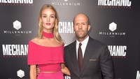 Rosie dan Jason Statham sudah cukup lama berpacaran. Foto: Frazer Harrison/Getty Images