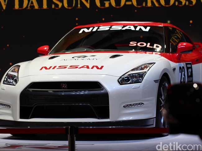 Mobil dengan Harga Super Mahal yang Laris Manis di GIIAS