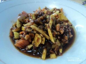 Segar Harum Rujak Aceh dengan Buah Batok dan Rumbia