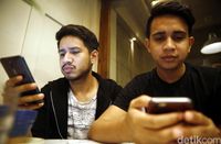 Serunya Kakak Beradik YouTuber <i>Ngevlog</i> Bareng Presiden Jokowi