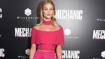 Seksinya Rosie Huntington-Whiteley di Karpet Merah