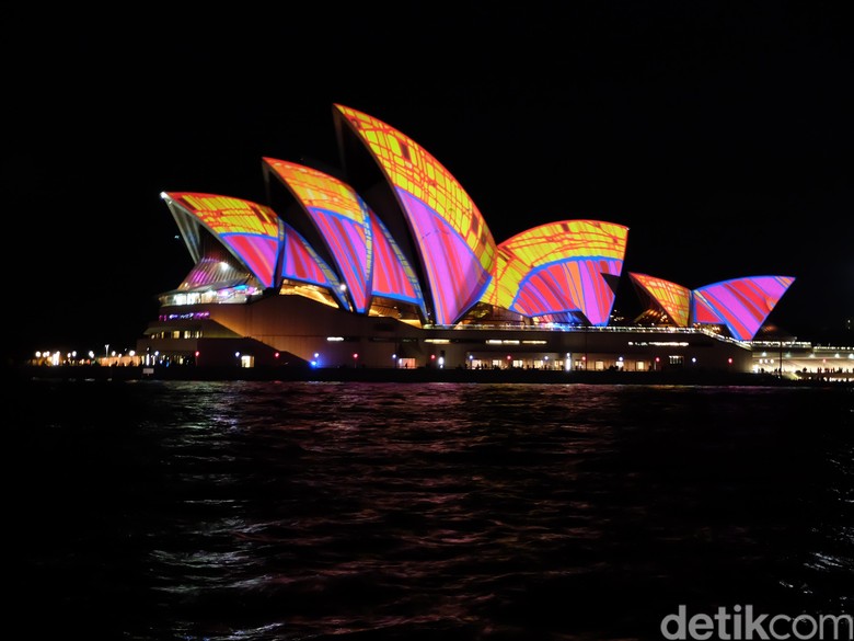 Indahnya Vivid Sydney, Festival Cahaya yang Menarik 52 Ribu Turis Indonesia Indahnya Vivid Sydney, Festival Cahaya yang Menarik 52 Ribu Turis Indonesia