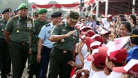  Tampak hadir di Silang Monas yakni Panglima TNI Jenderal Gatot Nurmatyo.