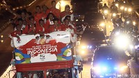 Konvoi atlet Olimpiade Indonesia melintasi Gate Tol Cengkareng-Gate Kapuk-layang Pluit-Timang-kelur off ramp Pukau Dua-flyover farmasi-TK Kapangan Tembak kiri-TL Asia Afrika kiri-Pintu 1 masuk jalur cepat-Jl Sudirman-melingkar Semanggi arah timur-melingkar arah selatan-melingkar arah barat- skat 2 kiri-TL Lapangan Tembak balik arah-Gedung Kemenpora.