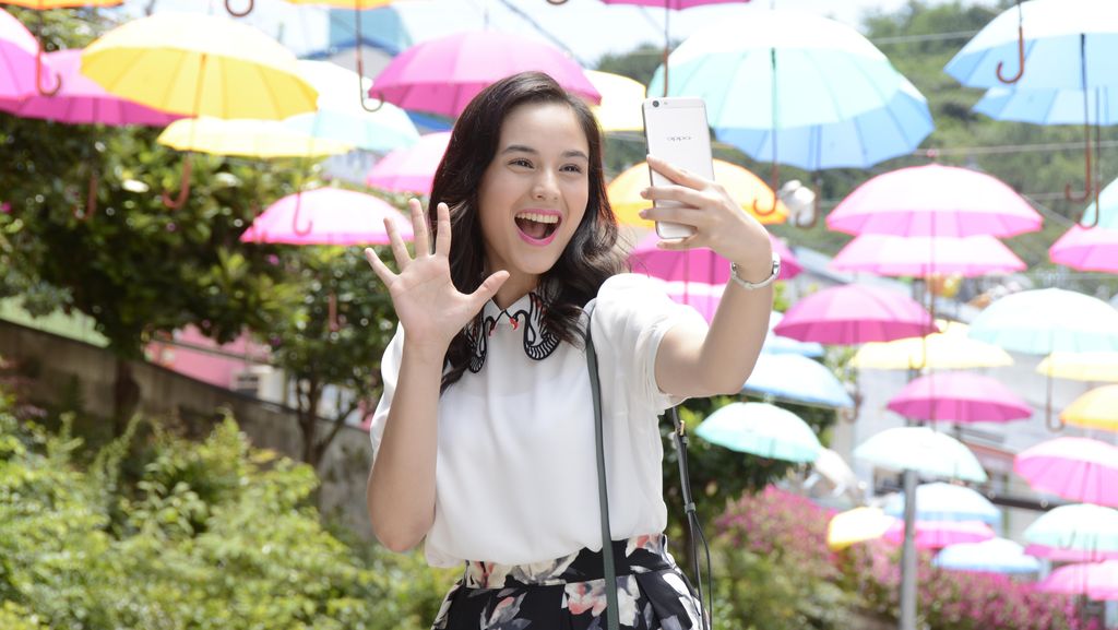 Cerita Seru Chelsea Islan Selfie dengan Penggemar