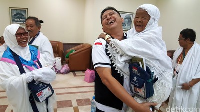 Menggendong Para Tamu Allah