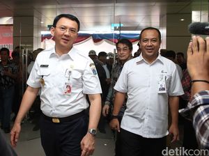 Ahok akan Bangun Sarana Parkir di Atas Sungai Jakarta