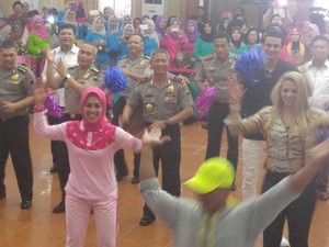 Goyangan Kapolda Jateng untuk Kenalkan Senam Maumere