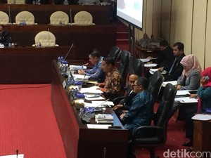 Komisi V DPR Evaluasi Angkutan Lebaran Bersama Menhub dan Sejumlah Maskapai