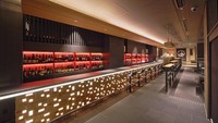 Di hotel ini juga menyediakan bar. Traveler bisa bersantai bersama teman-teman di area ini. (First Cabin)