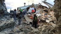 Sejumlah gedung di Amatrice roboh. REUTERS/Emiliano Grillotti.