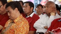 Abraham Lulung Lunggana juga hadir. Dia duduk disamping Taufiequrachman Ruki.