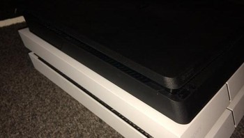 Di situs jual-beli Gumtree, PlayStation 4 Slim dibanderol 235 Poundsterling atau setara dengan Rp 4 juta. Foto: istimewa
