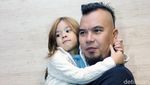 Daddys Little Girl! Shafeea Manja dengan Ahmad Dhani