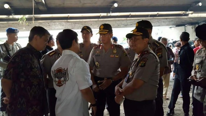 Polisi Amankan Kisruh di Kampus Trisakti Jl Kyai Tapa Tomang