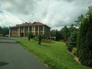 Melihat dari Dekat Kamp Tempat Tinggal Gulen