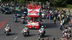 Atlet Olimpiade Diarak Menuju Istana