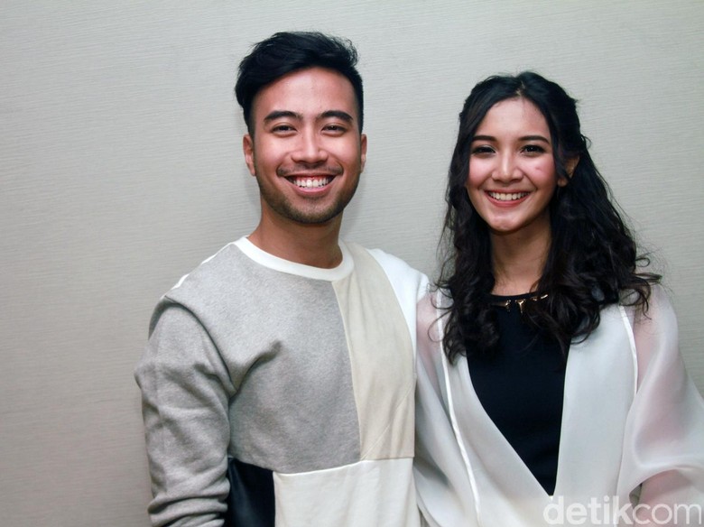 Klarifikasi Video Mesra dengan Sheila Dara, Vidi Aldiano: Gue Cuma Ngobrol Klarifikasi Video Mesra dengan Sheila Dara, Vidi Aldiano: Gue Cuma Ngobrol