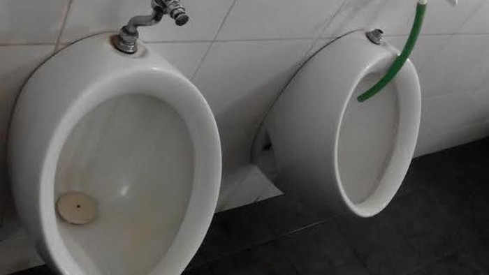 Kondisi toilet umum untuk pria (Foto: Andhika/detikcom) Kondisi toilet umum untuk pria (Foto: Andhika/detikcom)