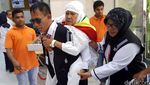 Menggendong Para Tamu Allah
