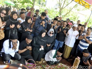 Firasat Anak Tukul Sebelum Ibunya Meninggal