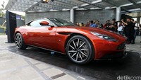 Lahirnya DB11 sekaligus menjadi kado terindah, karena bertepatan dengan perayaan ulang tahun Aston Martin Jakarta yang pertama.